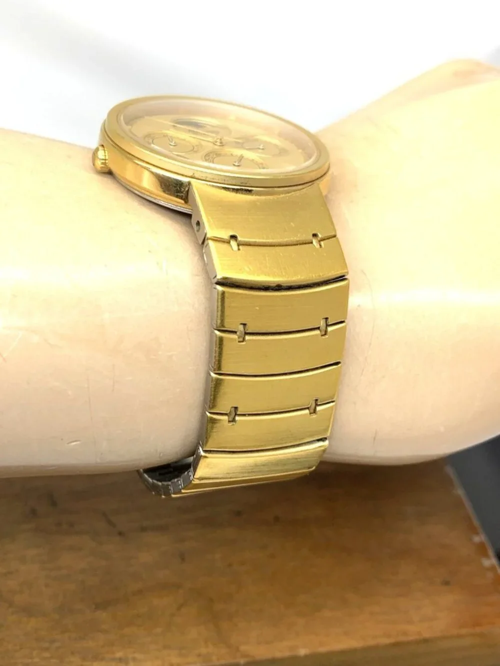 Seiko Men's Watch 7R39-8000 Vintage Quartz Moon Phase Day Date Gold Steel 34mm